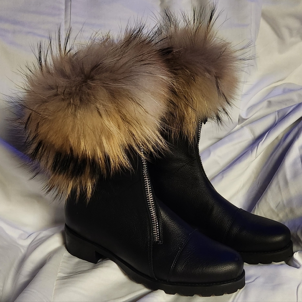 A177 fur boots